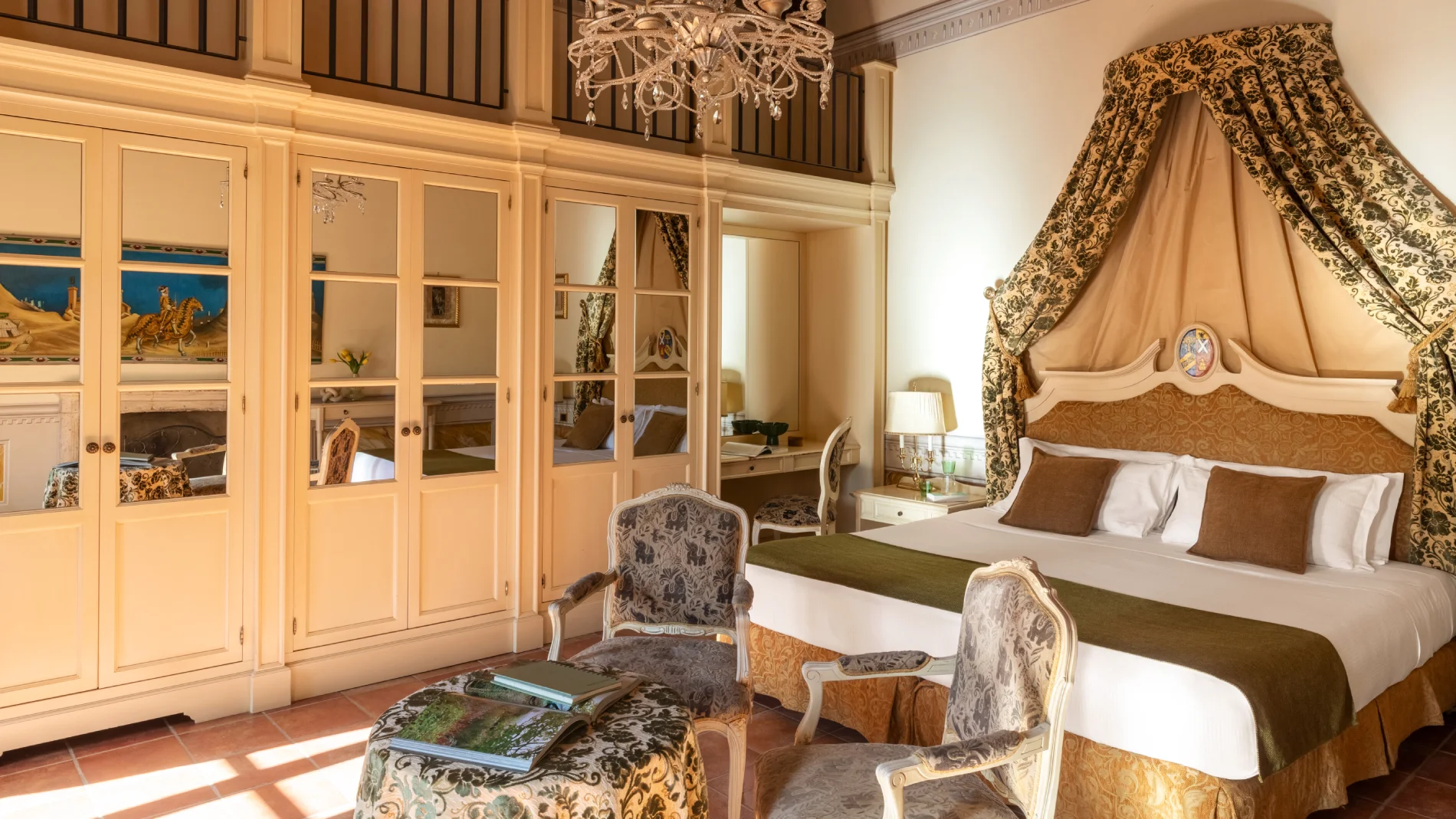 Elegant suite with mirrored wardrobe, lounge area and refined details in a charming Tuscan relais - Castello di Leonina, BZAR hotels in Tuscany